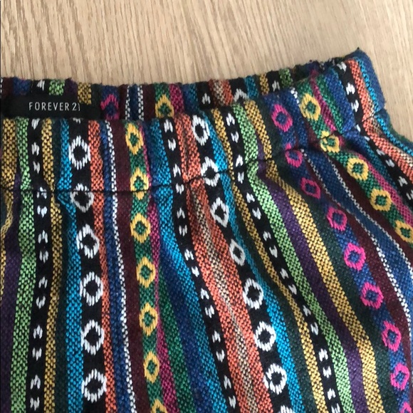 Forever 21 multi-color printed shorts - Picture 2 of 3